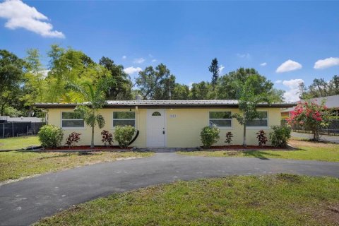 House in Bradenton, Florida 6 bedrooms, 151.9 sq.m. № 1856623 - photo 1