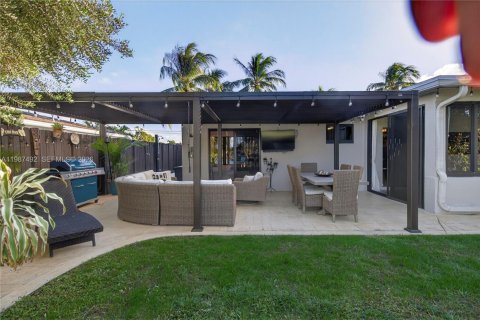 House in Pompano Beach, Florida 2 bedrooms, 142.7 sq.m. № 2048718 - photo 28