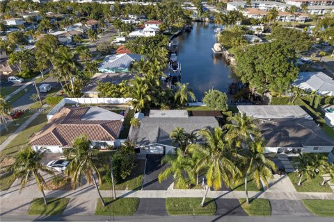 House in Pompano Beach, Florida 2 bedrooms, 142.7 sq.m. № 2048718 - photo 4