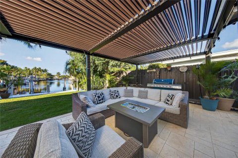 House in Pompano Beach, Florida 2 bedrooms, 142.7 sq.m. № 2048718 - photo 22