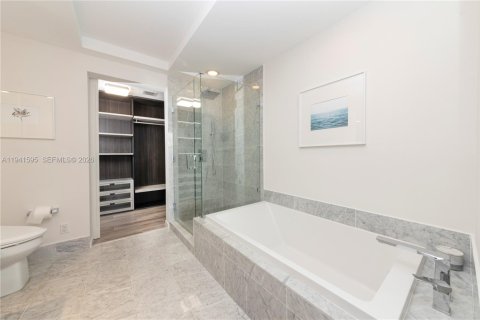 Снять в аренду кондоминиум в Майами, Флорида 3 спальни, 134.71м2, № 2001920 - фото 16