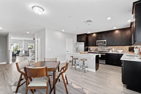 Touwnhouse à louer à Tampa, Floride: 4 chambres, 233.28 m2 № 1837037 - photo 13