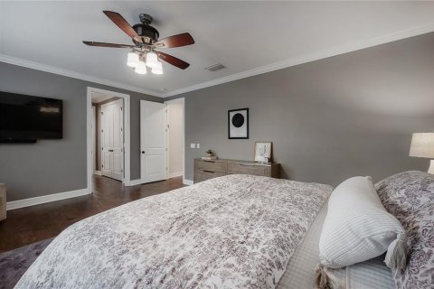 House in Tampa, Florida 4 bedrooms, 331.29 sq.m. № 1900154 - photo 23