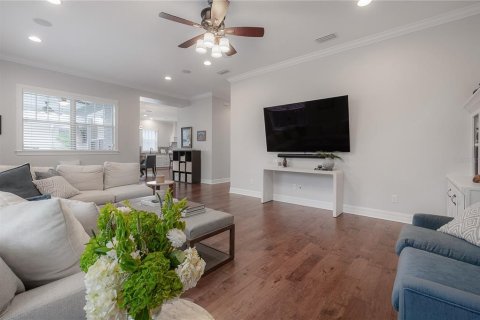 House in Tampa, Florida 4 bedrooms, 331.29 sq.m. № 1900154 - photo 18