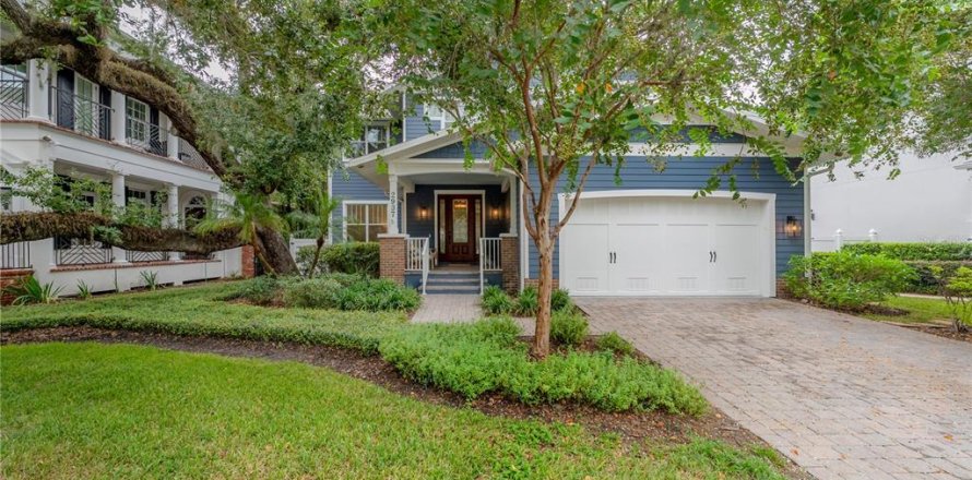 House in Tampa, Florida 4 bedrooms, 331.29 sq.m. № 1900154