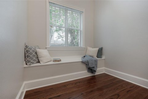 House in Tampa, Florida 4 bedrooms, 331.29 sq.m. № 1900154 - photo 20