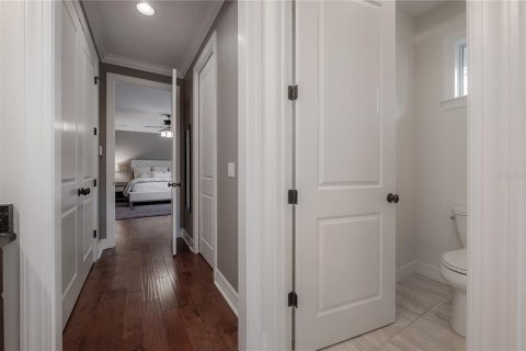 House in Tampa, Florida 4 bedrooms, 331.29 sq.m. № 1900154 - photo 27