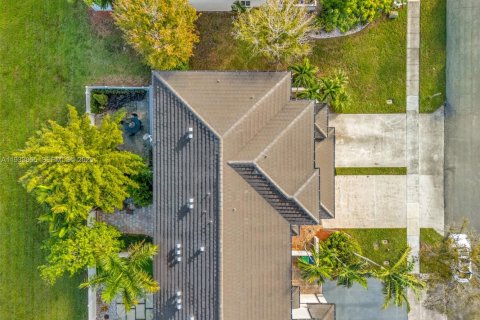 Townhouse in Miramar, Florida 3 bedrooms, 167.6 sq.m. № 1994556 - photo 6