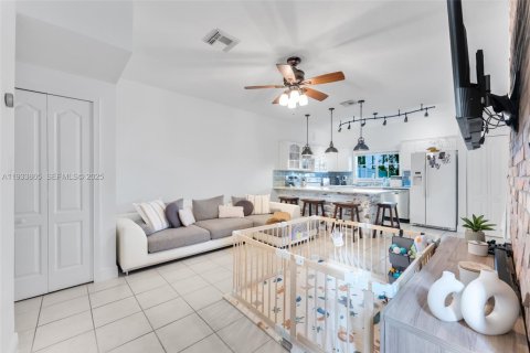 Townhouse in Miramar, Florida 3 bedrooms, 167.6 sq.m. № 1994556 - photo 12