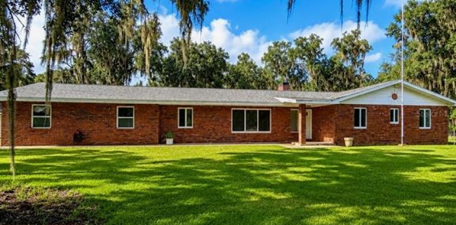 House in Arcadia, Florida 3 bedrooms, 175.59 sq.m. № 2284042