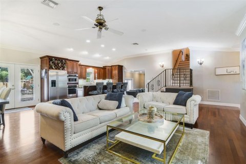House in Orlando, Florida 3 bedrooms, 217.95 sq.m. № 1824826 - photo 6