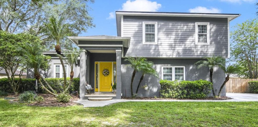 House in Orlando, Florida 3 bedrooms, 217.95 sq.m. № 1824826