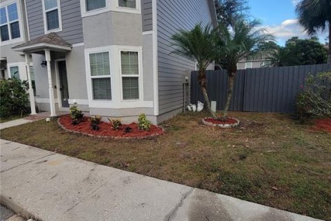 Townhouse in Winter Springs, Florida 2 bedrooms, 124.86 sq.m. № 1508570 - photo 4