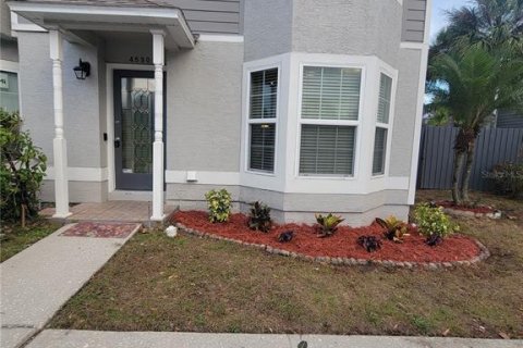 Townhouse in Winter Springs, Florida 2 bedrooms, 124.86 sq.m. № 1508570 - photo 2