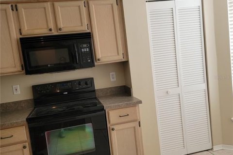 Townhouse in Winter Springs, Florida 2 bedrooms, 124.86 sq.m. № 1508570 - photo 9