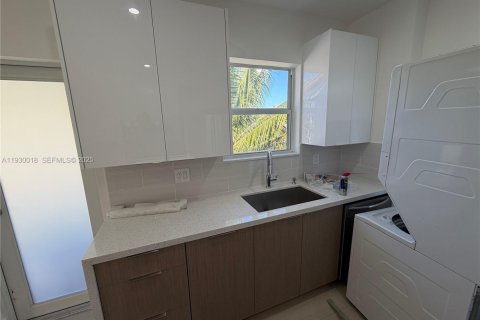 Снять в аренду виллу или дом в Майами, Флорида 2 спальни, 190.45м2, № 1988917 - фото 5