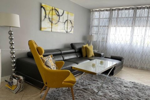 Condominio en venta en Miami, Florida, 1 dormitorio, 74.41 m2 № 1811298 - foto 6