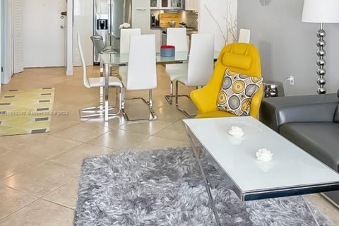 Condominio en venta en Miami, Florida, 1 dormitorio, 74.41 m2 № 1811298 - foto 2