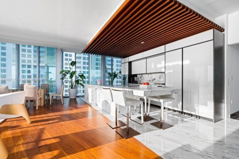 Condominio en venta en Miami Beach, Florida, 3 dormitorios, 220.55 m2 № 1799095 - foto 13