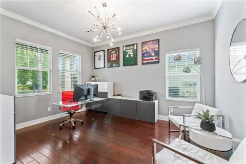 House in Tampa, Florida 7 bedrooms, 463.68 sq.m. № 1609299 - photo 9