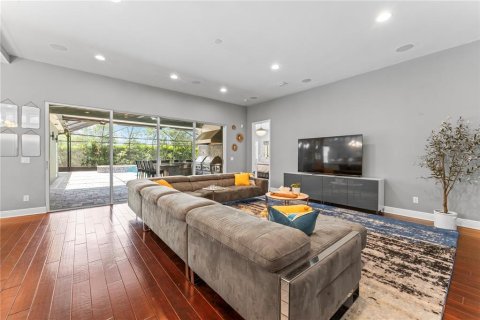 House in Tampa, Florida 7 bedrooms, 463.68 sq.m. № 1609299 - photo 26