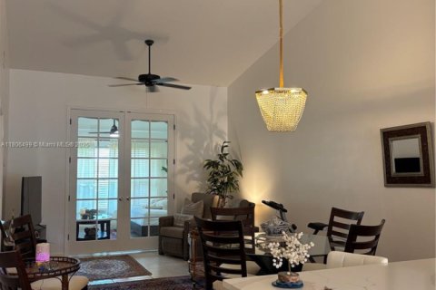 House in Boynton Beach, Florida 2 bedrooms, 116.31 sq.m. № 1762738 - photo 4