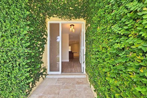 Villa ou maison à louer à Davie, Floride: 4 chambres, 208.19 m2 № 1967026 - photo 4