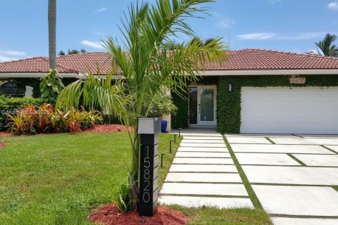 Villa ou maison à louer à Davie, Floride: 4 chambres, 208.19 m2 № 1967026 - photo 3