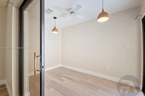 Villa ou maison à louer à Davie, Floride: 4 chambres, 208.19 m2 № 1967026 - photo 15