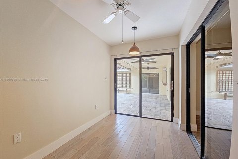 Villa ou maison à louer à Davie, Floride: 4 chambres, 208.19 m2 № 1967026 - photo 17