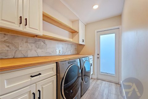 Villa ou maison à louer à Davie, Floride: 4 chambres, 208.19 m2 № 1967026 - photo 28