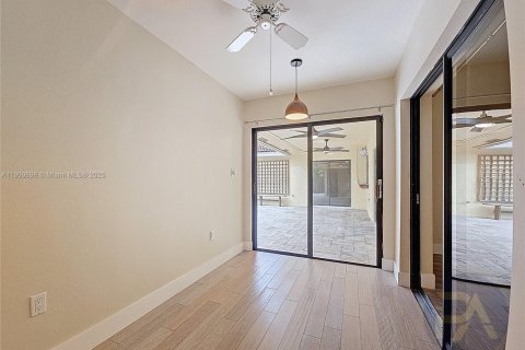 Villa ou maison à louer à Davie, Floride: 4 chambres, 208.19 m2 № 1967026 - photo 16