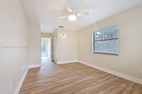 Villa ou maison à louer à Davie, Floride: 4 chambres, 208.19 m2 № 1967026 - photo 26