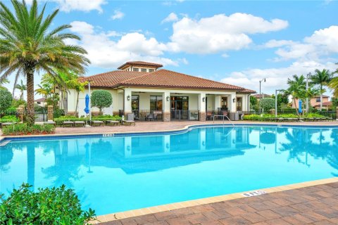 Купить виллу или дом в Хомстед, Флорида 5 спален, 240.15м2, № 1971468 - фото 30