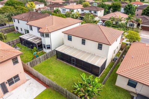 Купить виллу или дом в Хомстед, Флорида 5 спален, 240.15м2, № 1971468 - фото 27