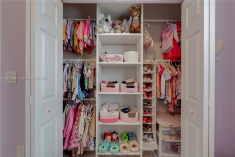 Купить виллу или дом в Хомстед, Флорида 5 спален, 240.15м2, № 1971468 - фото 20