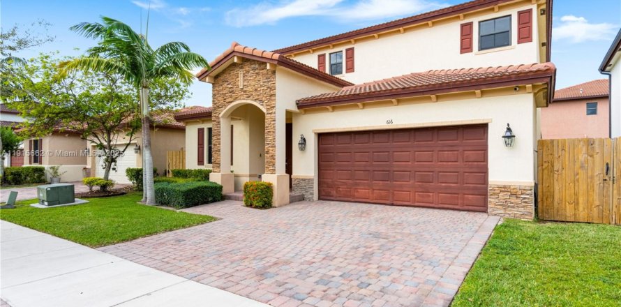 Villa ou maison à Homestead, Floride 5 chambres, 240.15 m2 № 1971468