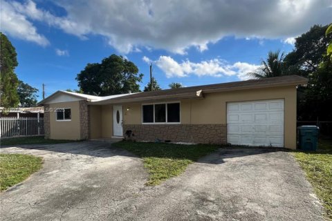 Villa ou maison à louer à Miami, Floride: 3 chambres, 131.46 m2 № 1986057 - photo 4