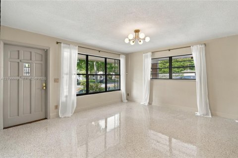 Casa en venta en West Palm Beach, Florida, 3 dormitorios, 113.34 m2 № 2421584 - foto 15