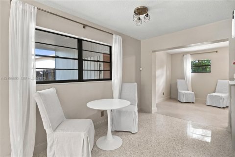 Casa en venta en West Palm Beach, Florida, 3 dormitorios, 113.34 m2 № 2421584 - foto 21