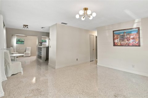 Casa en venta en West Palm Beach, Florida, 3 dormitorios, 113.34 m2 № 2421584 - foto 20