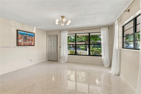 Casa en venta en West Palm Beach, Florida, 3 dormitorios, 113.34 m2 № 2421584 - foto 19