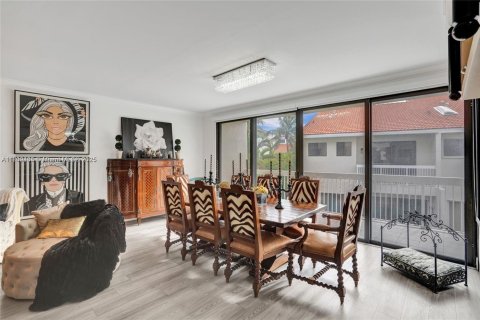 Townhouse in Aventura, Florida 4 bedrooms, 245.82 sq.m. № 2154770 - photo 22