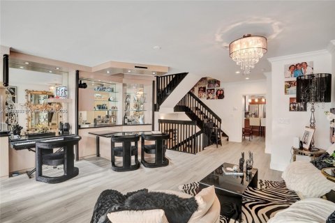 Townhouse in Aventura, Florida 4 bedrooms, 245.82 sq.m. № 2154770 - photo 27