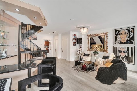 Townhouse in Aventura, Florida 4 bedrooms, 245.82 sq.m. № 2154770 - photo 26
