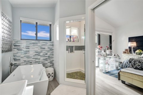 Townhouse in Aventura, Florida 4 bedrooms, 245.82 sq.m. № 2154770 - photo 14