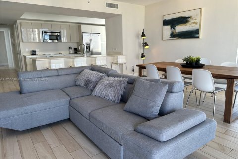 Condo in Hallandale Beach, Florida, 3 bedrooms  № 2044505 - photo 18