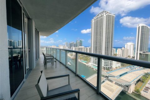 Condo in Hallandale Beach, Florida, 3 bedrooms  № 2044505 - photo 5