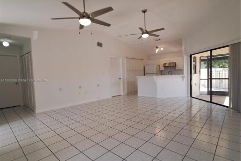 House in Homestead, Florida 2 bedrooms, 88.35 sq.m. № 1926489 - photo 4