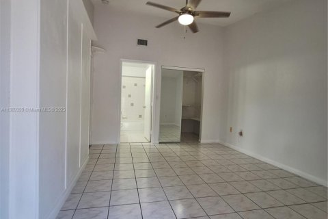 House in Homestead, Florida 2 bedrooms, 88.35 sq.m. № 1926489 - photo 17